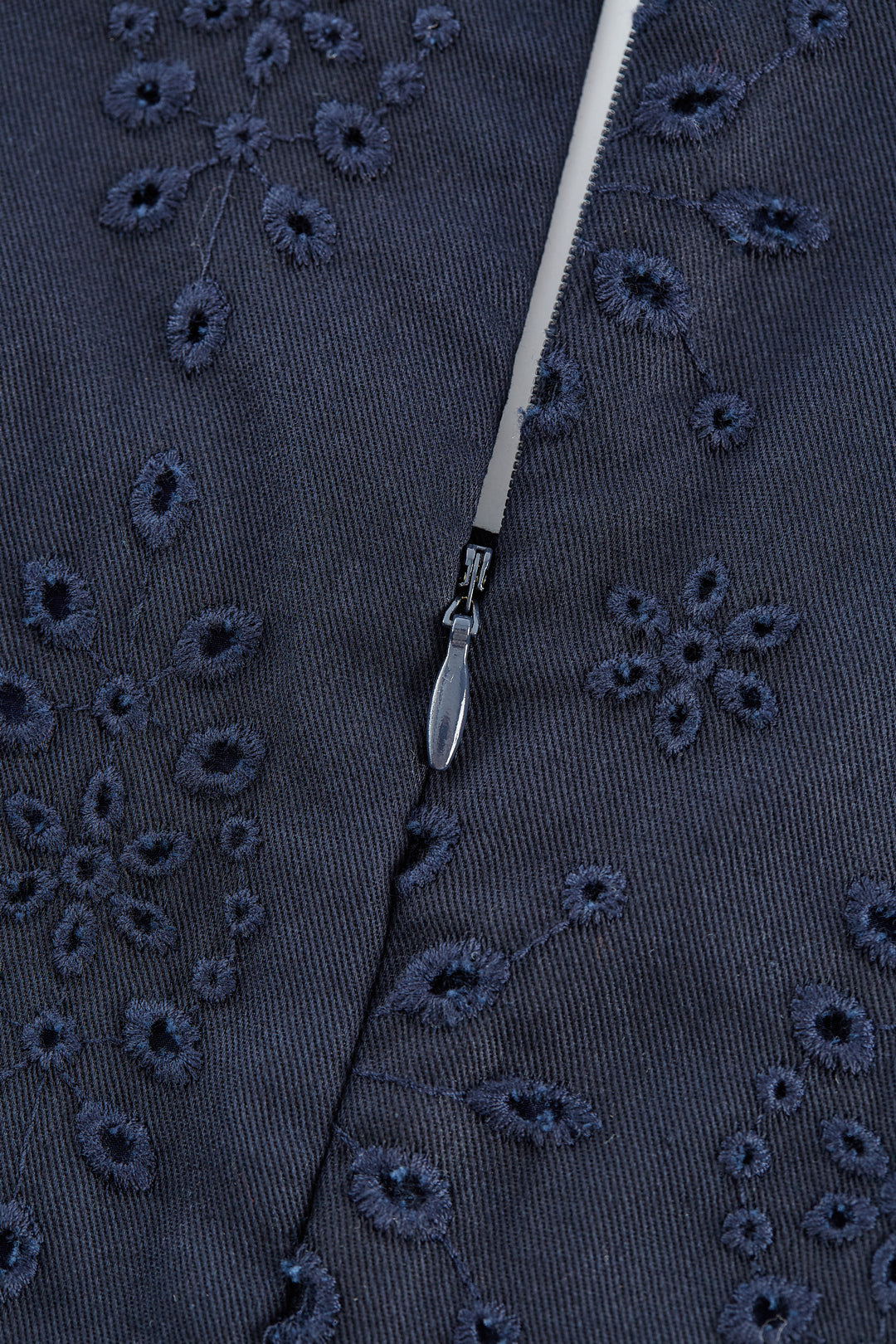 U形領中袖連身裙