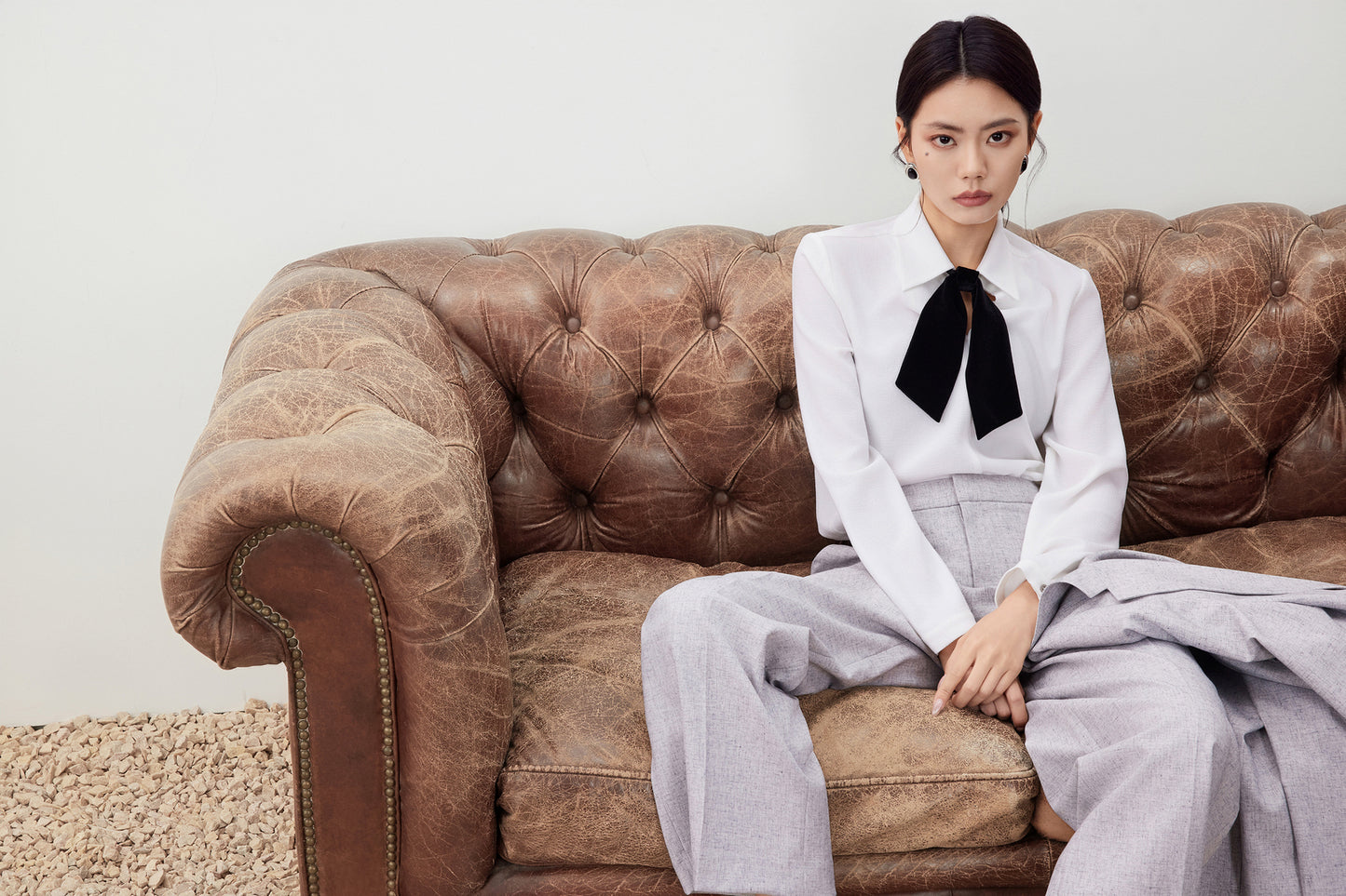 Crepe 恤衫領襯衫(配可拆式天鵝絨蝴蝶結)