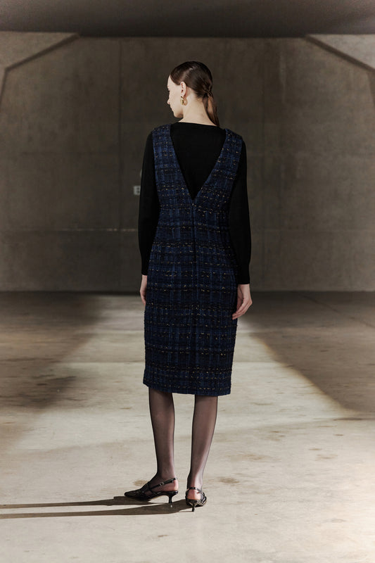 BLAACK | V-Neck Sleeveless Dress