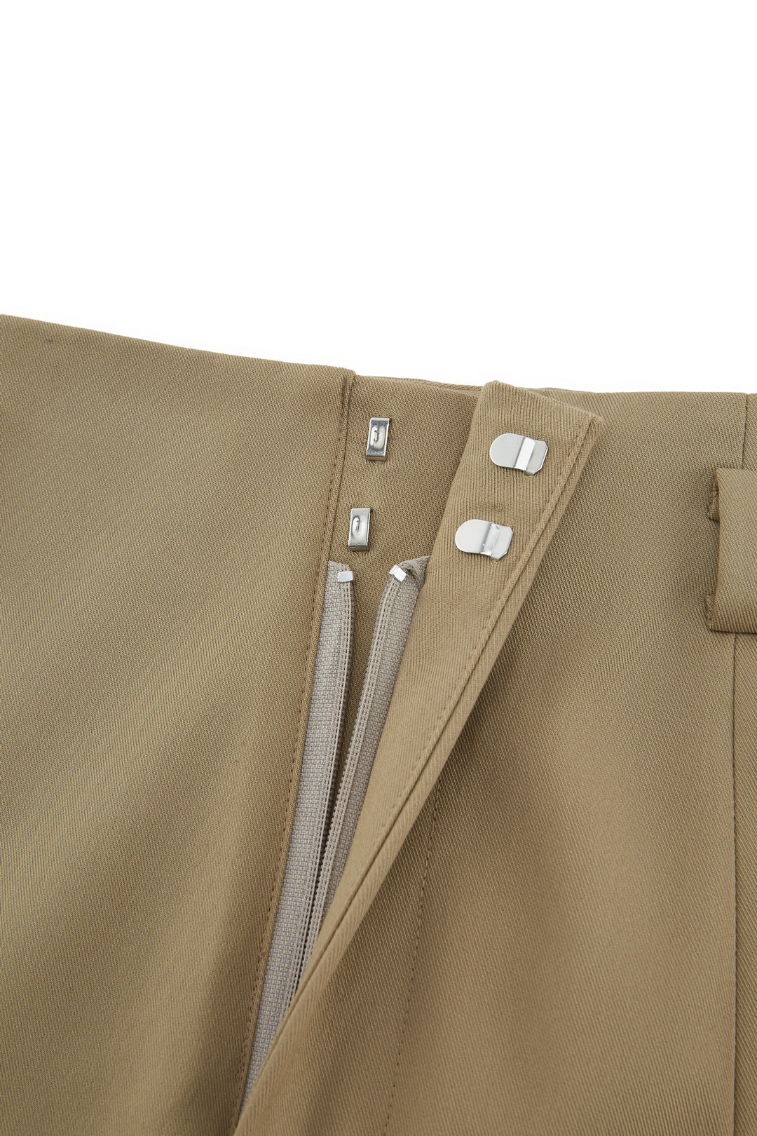 BLAACK | Regular Waist 休閒長褲(配腰帶)