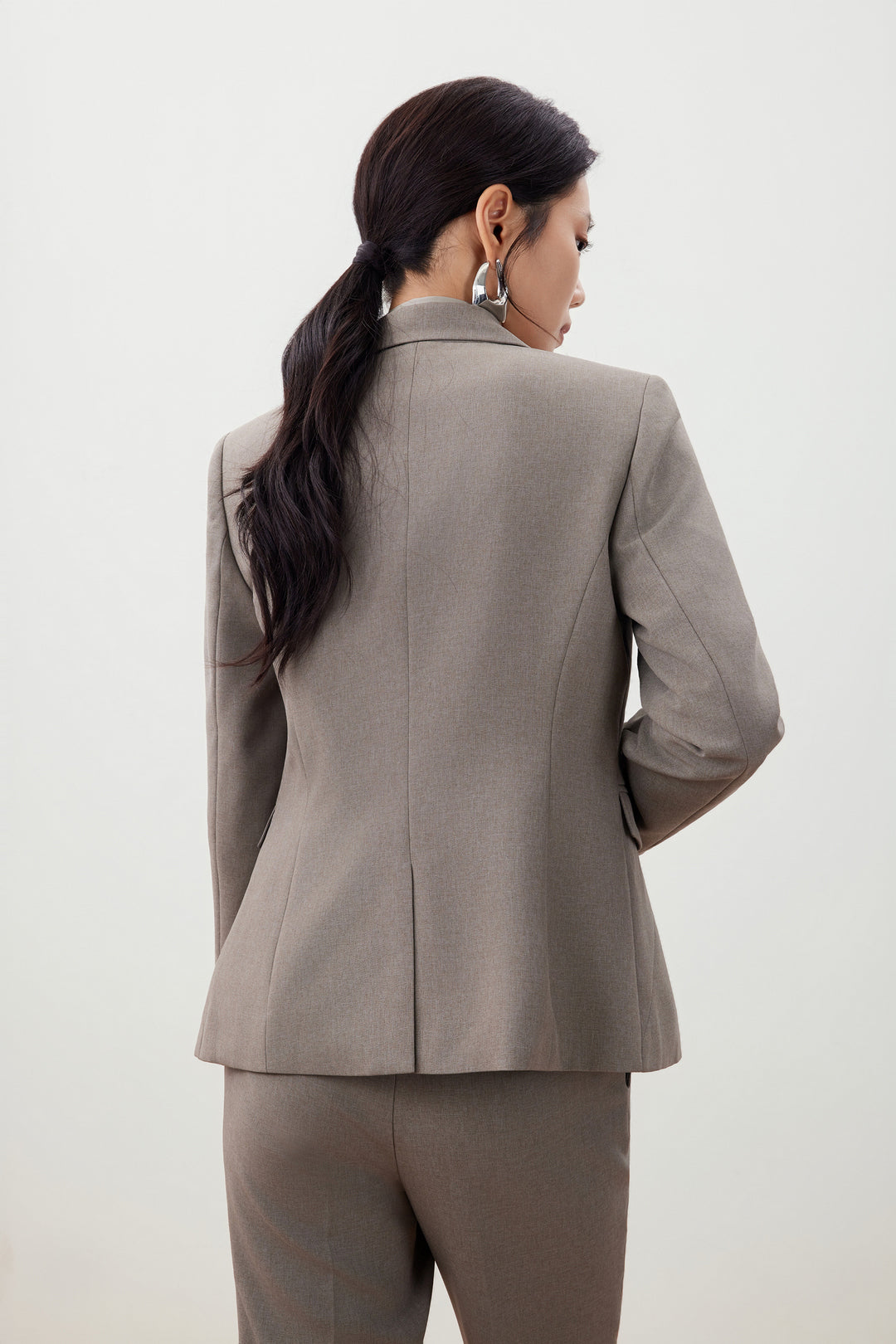 Water Repellent 標準領套裝西裝外套(配胸針)