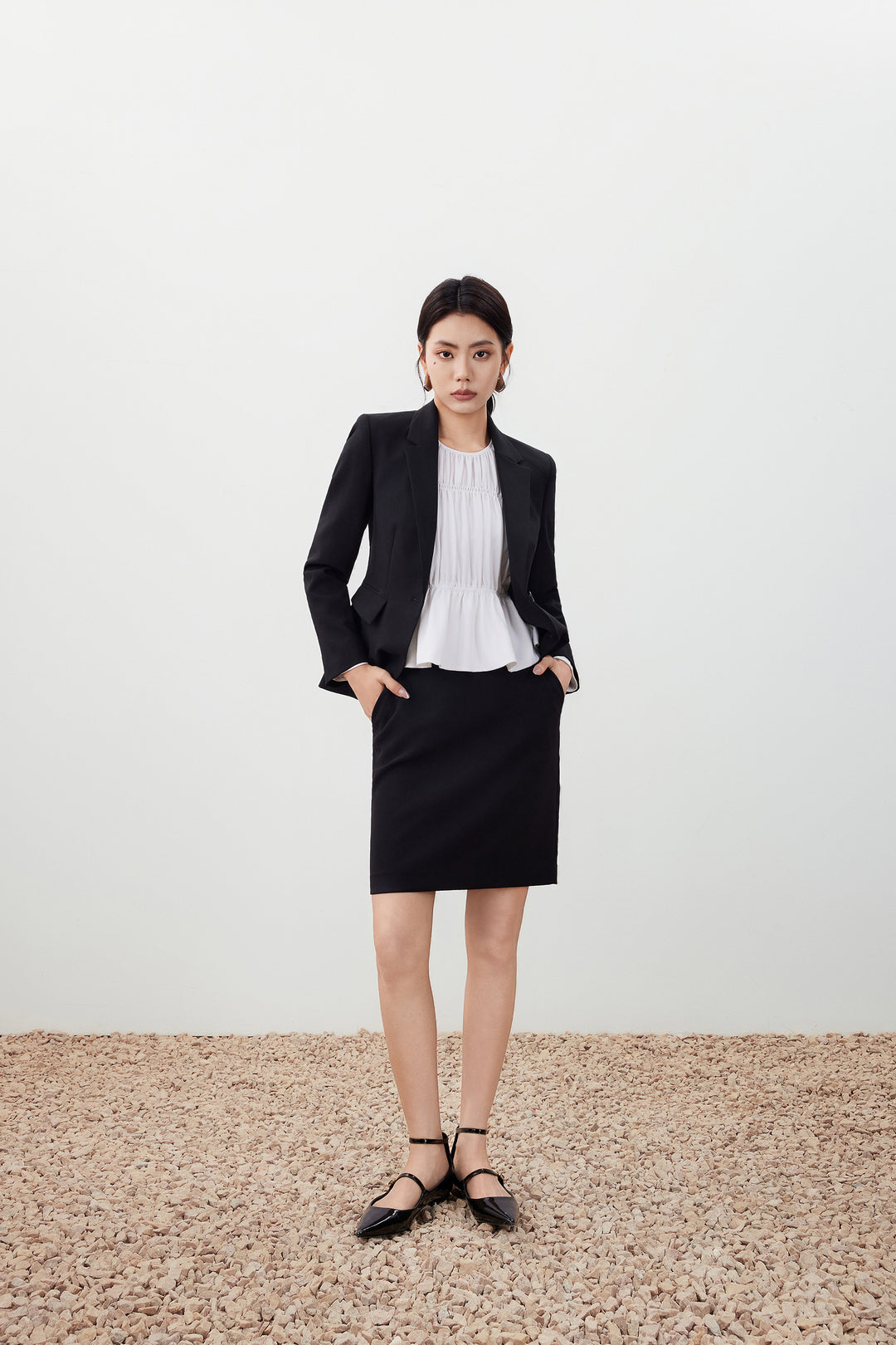 Water Repellent 標準領套裝西裝外套(配胸針)