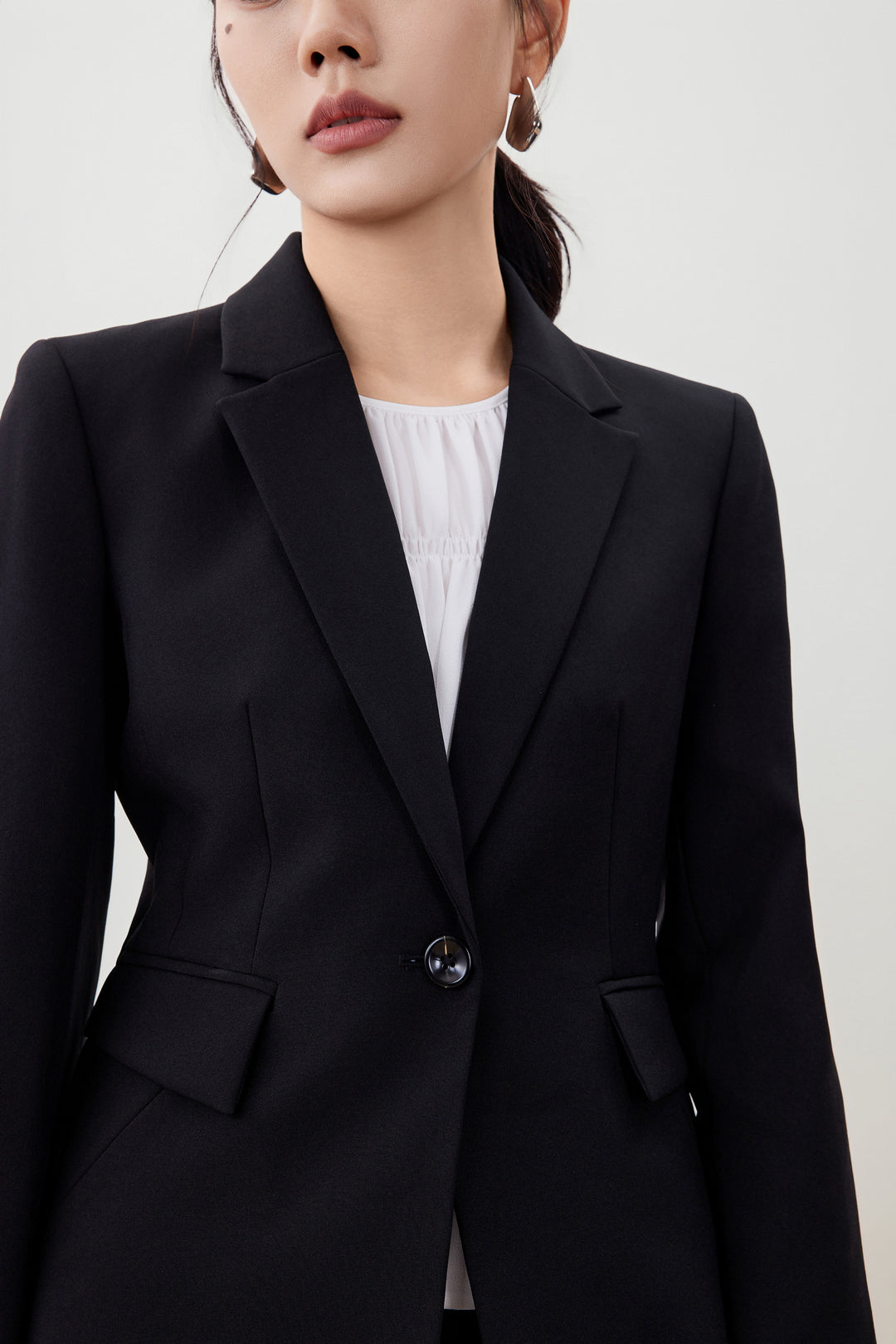 Water Repellent 標準領套裝西裝外套(配胸針)