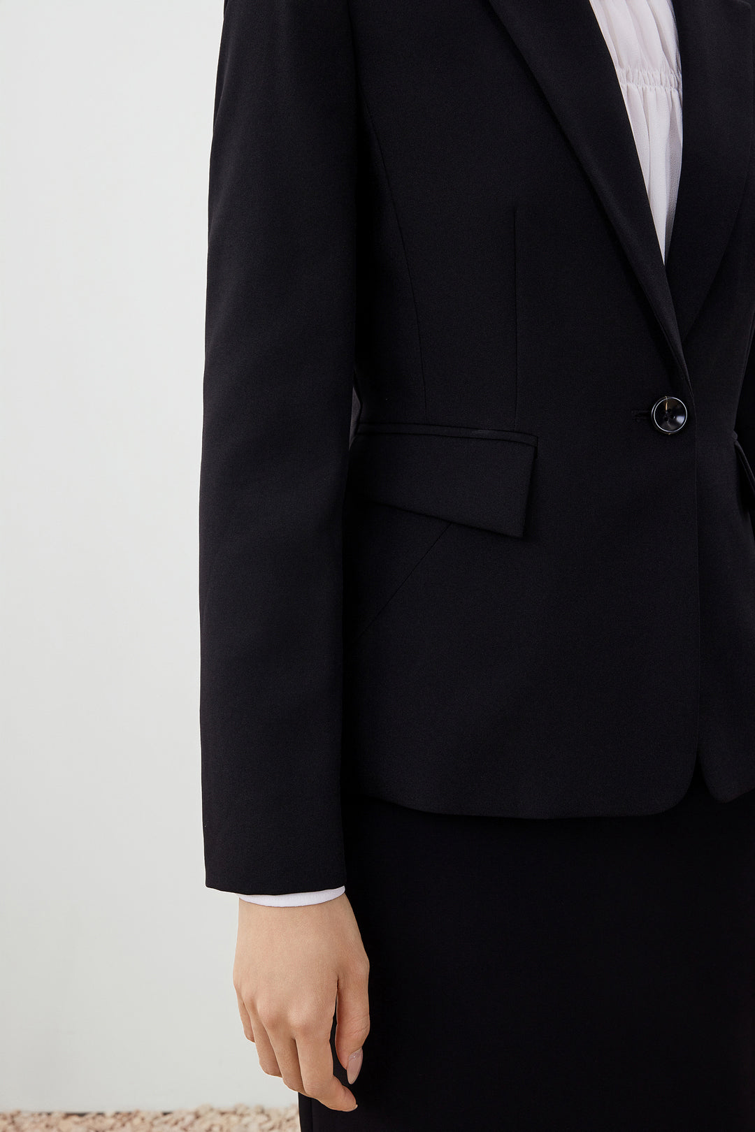 Water Repellent 標準領套裝西裝外套(配胸針)