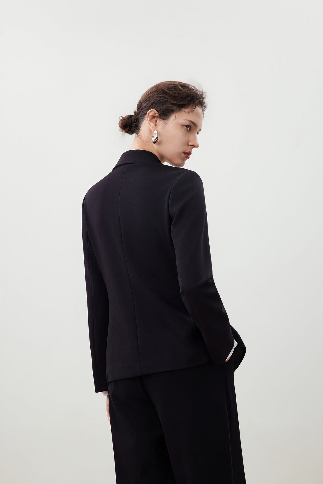 標準領長袖獨立西裝外套(配胸針)