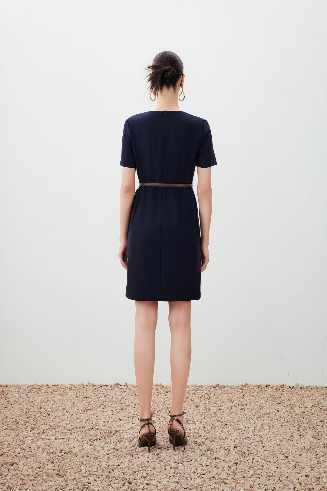 Wool Collection Anti-Static V領連身裙(配腰帶)