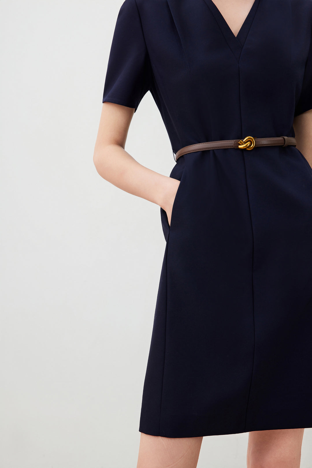 Wool Collection Anti-Static V領連身裙(配腰帶)