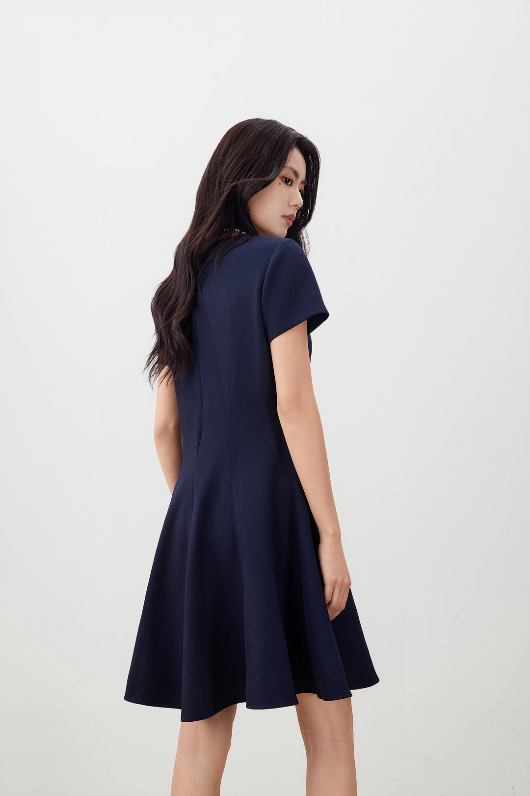 Opaque 圓領連身裙