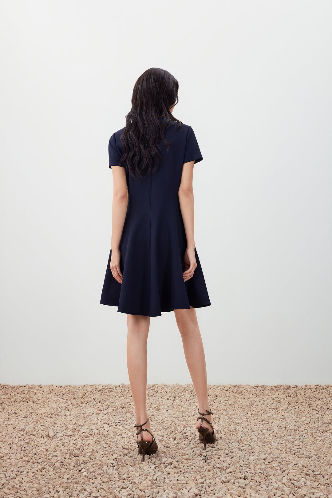 Opaque 圓領連身裙