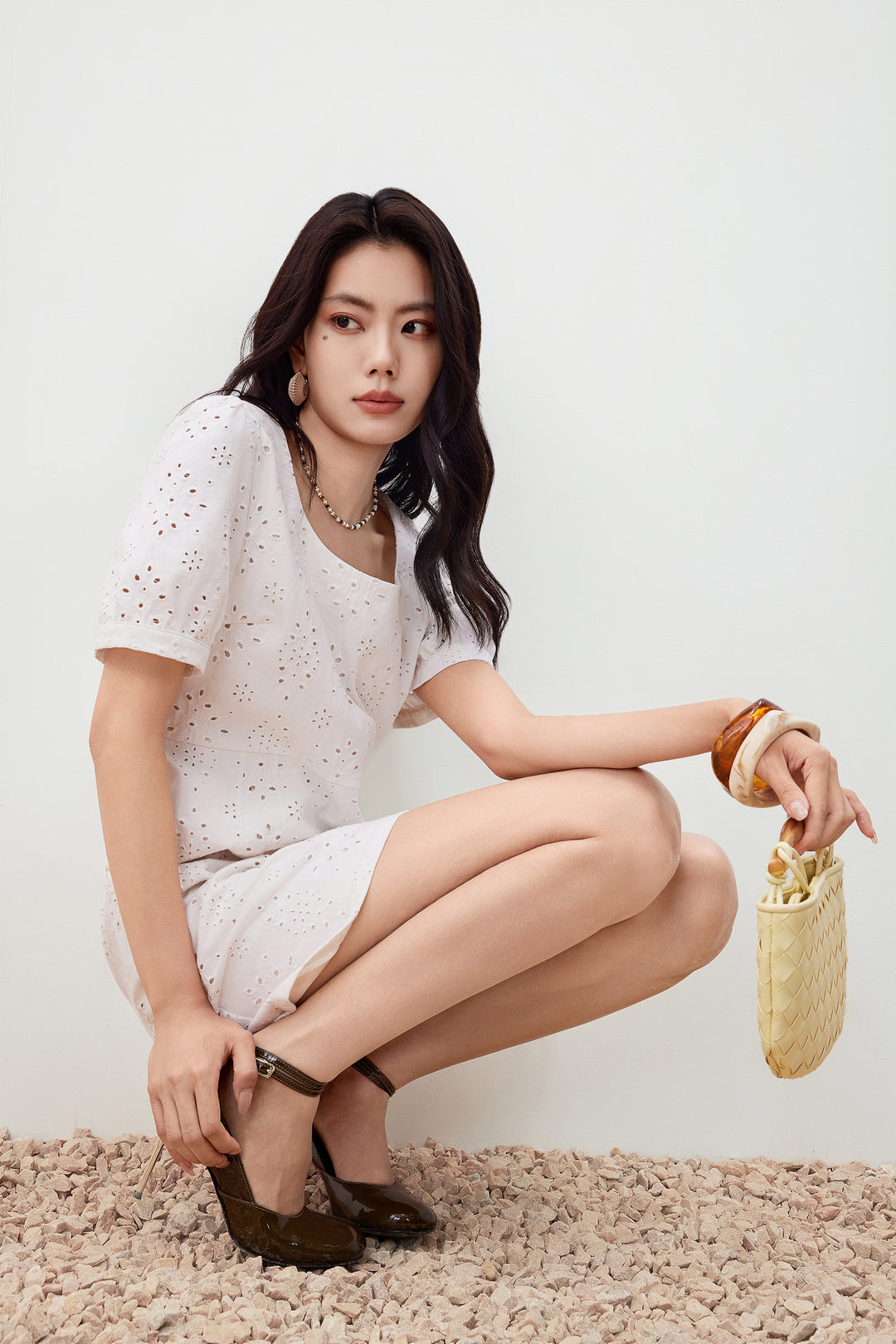 U形領中袖連身裙