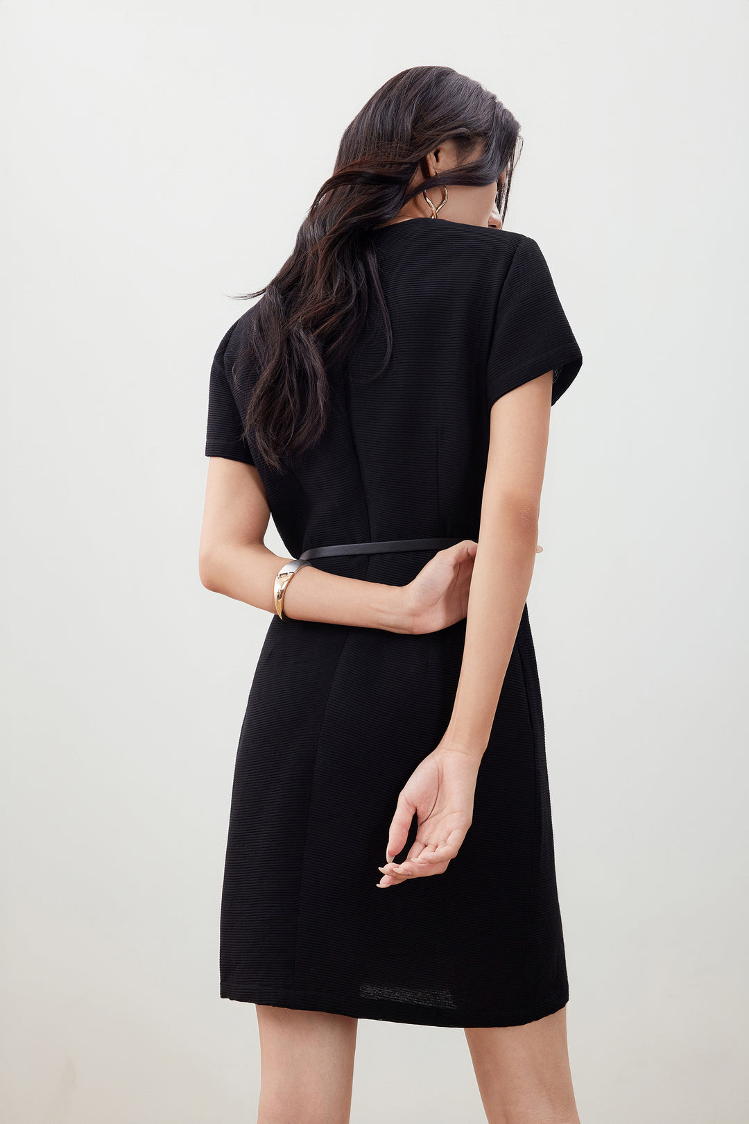 圓領短袖連身裙(配腰帶)