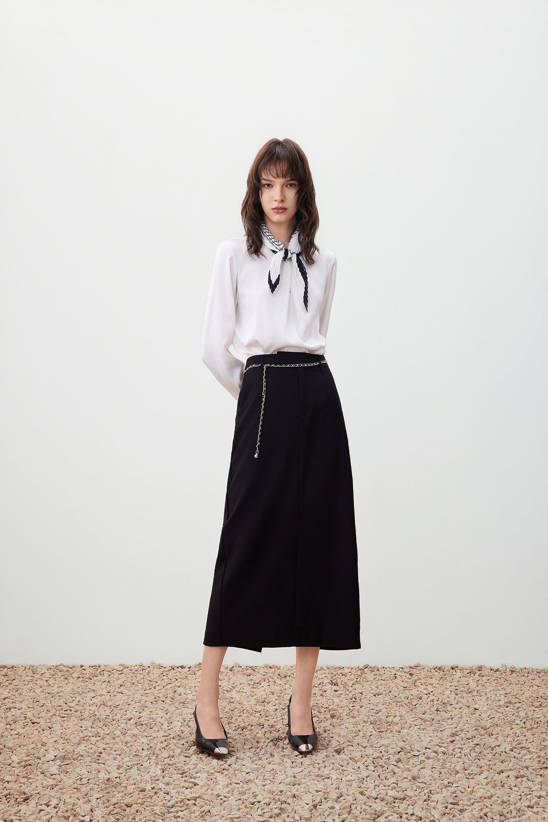 圓領長袖襯衫(配頸巾)