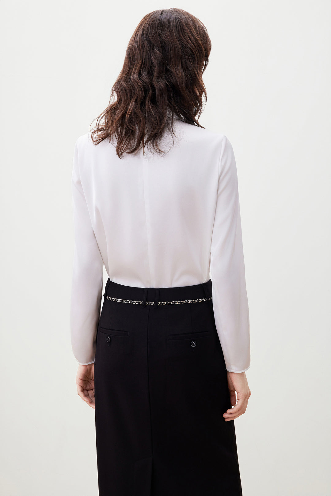 圓領長袖襯衫(配頸巾)