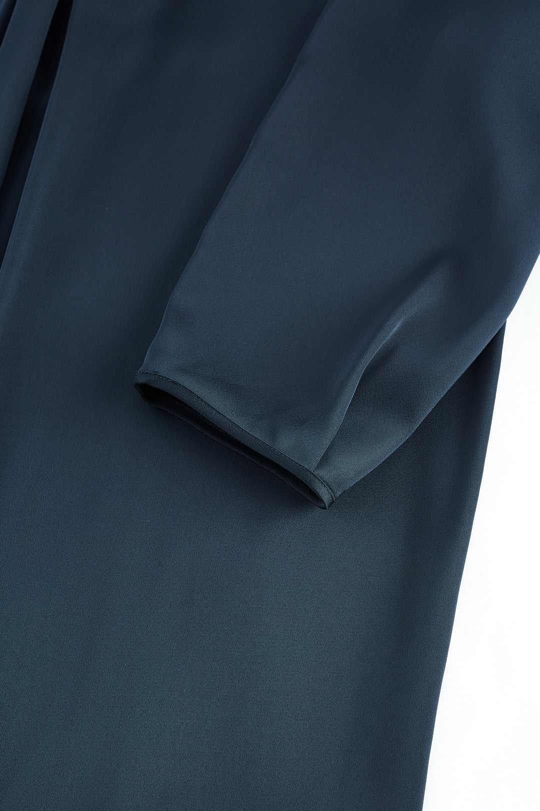 圓領長袖襯衫(配頸巾)