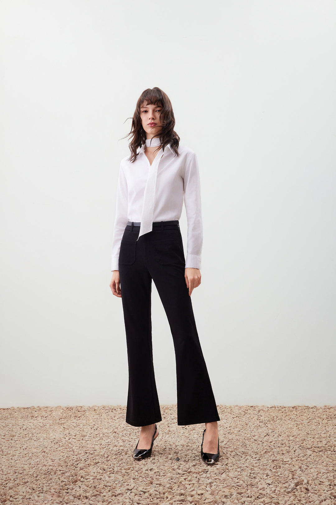 喇叭型剪裁休閒長褲(配腰帶)