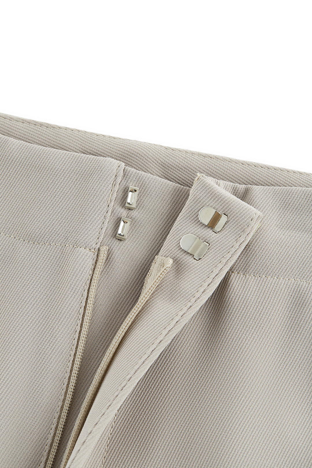 合身直腳剪裁休閒長褲