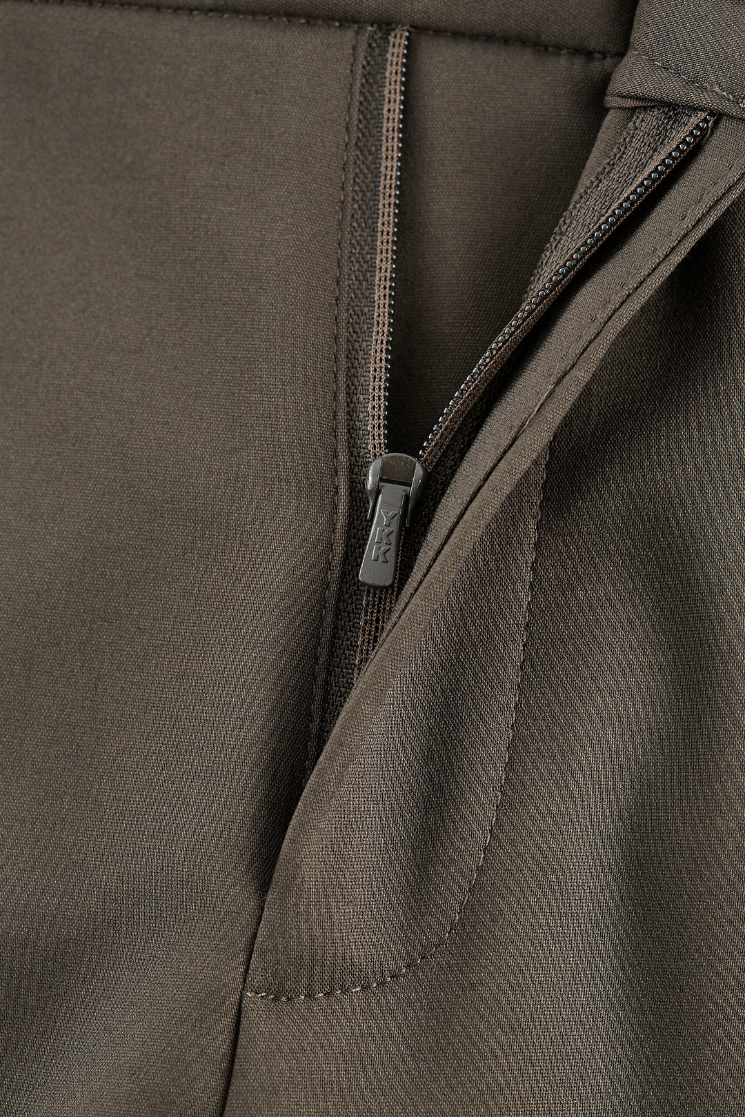 修身休閒長褲(配腰帶)