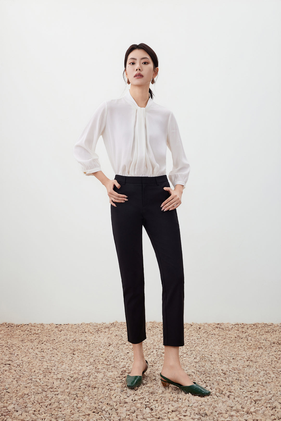 修身休閒長褲(配腰帶)