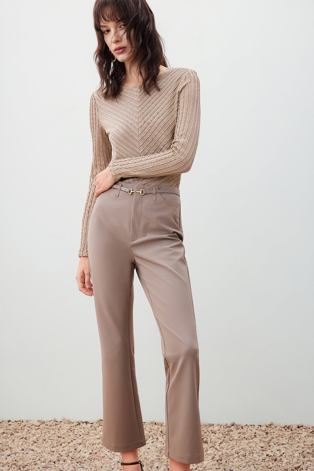 修身喇叭休閒長褲(配腰帶)