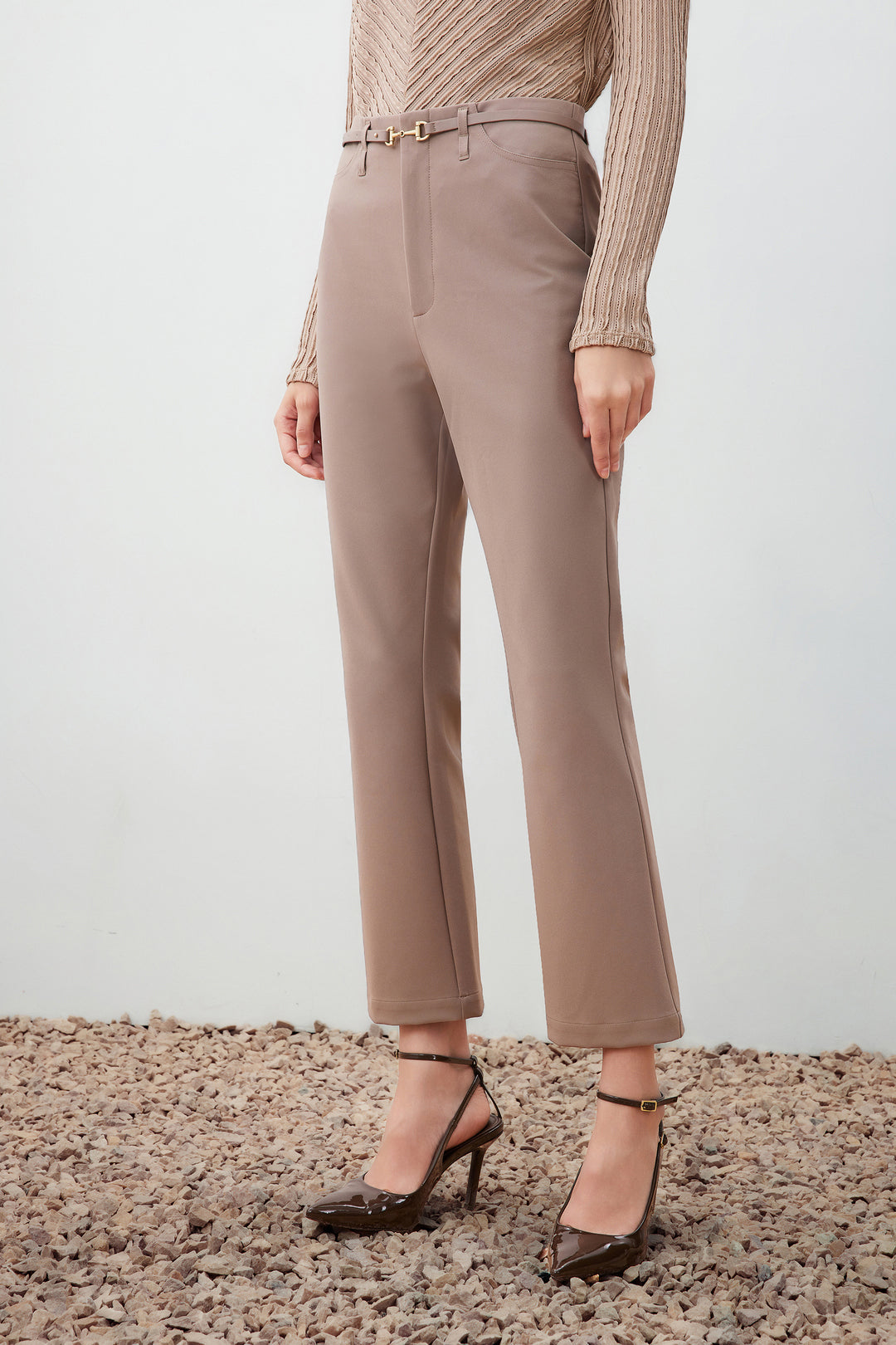 修身喇叭休閒長褲(配腰帶)