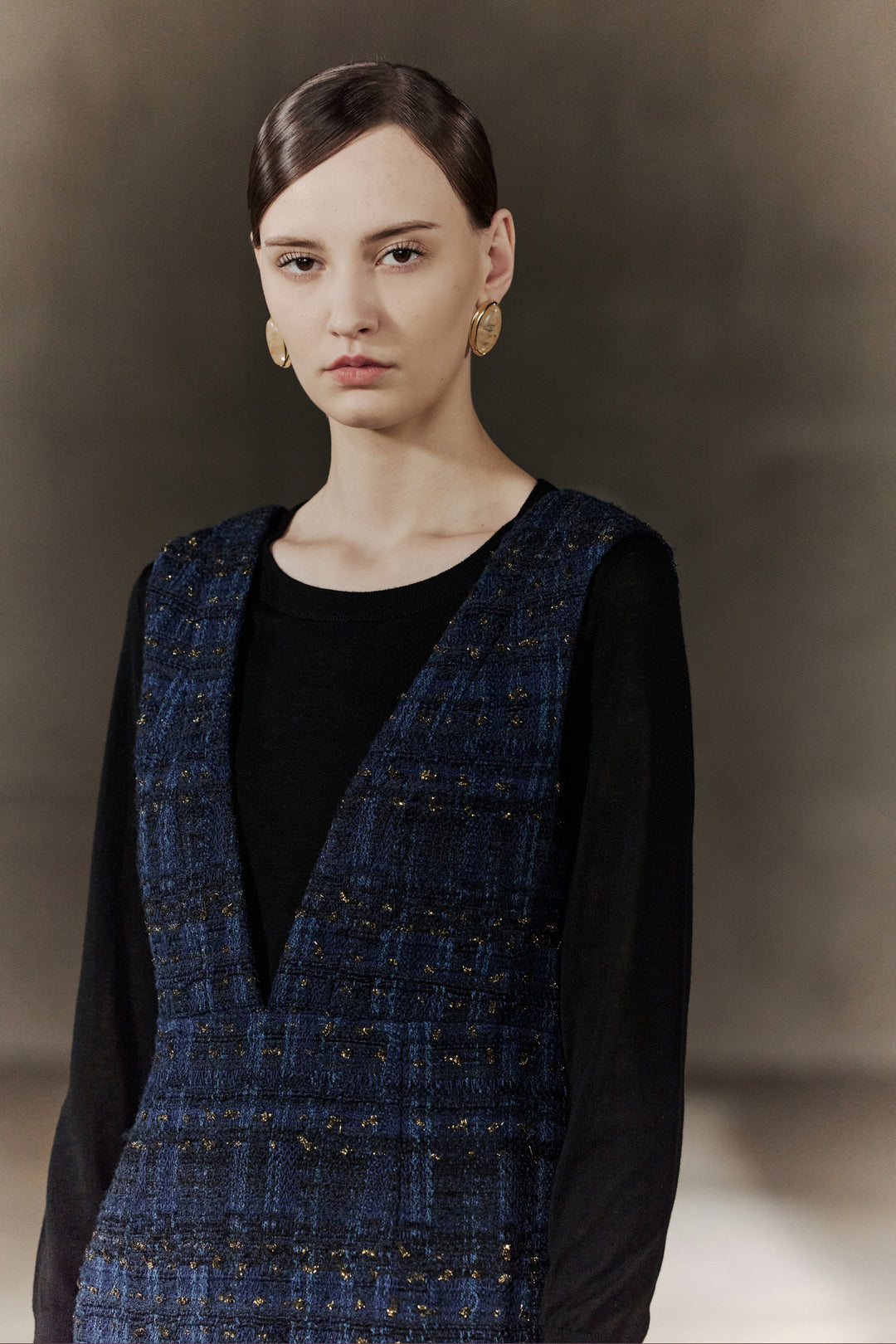 BLAACK | V領無袖連身裙