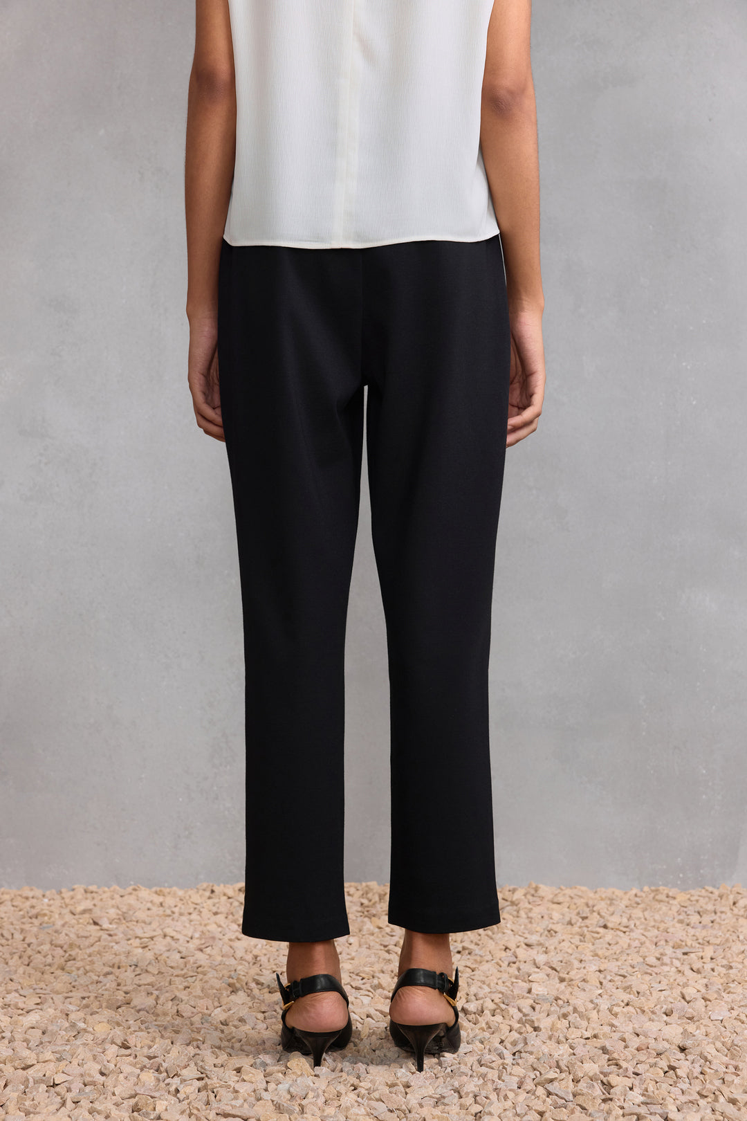 煙管褲型休閒長褲