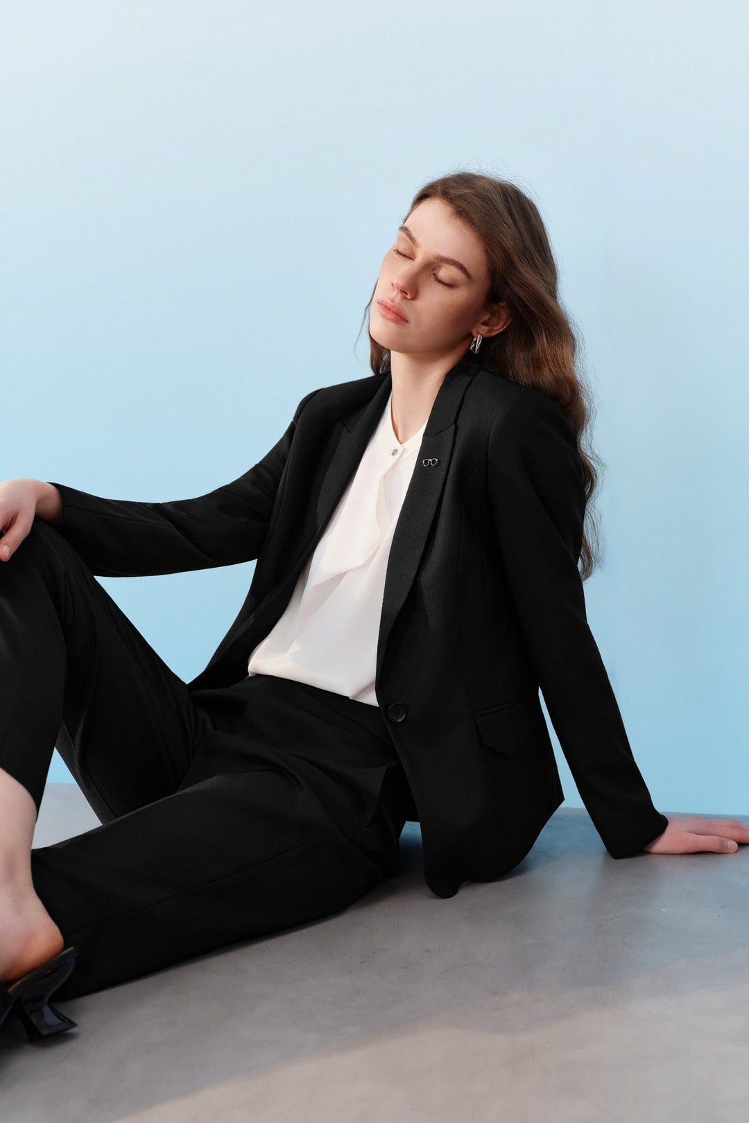G2000 WOMAN-three-proof-finish-peak-lapel-suit-blazer-61211083-Black