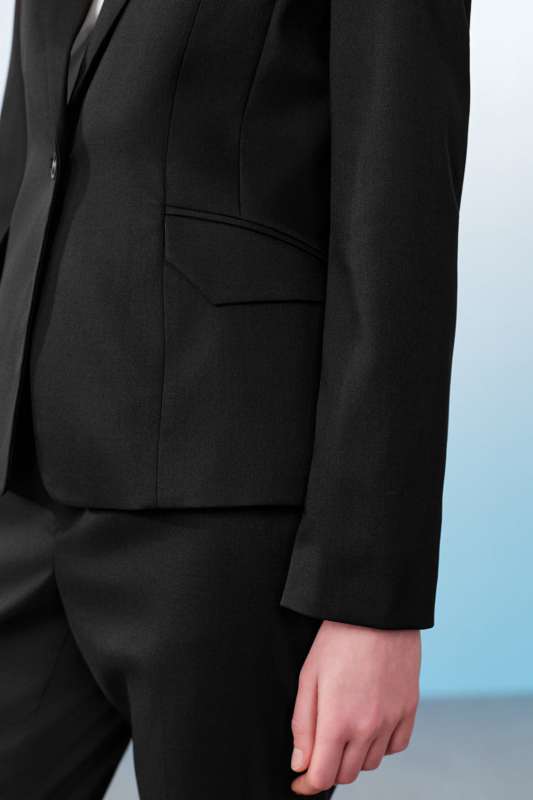 Three Proof Finish | Peak Lapel Suit Blazer