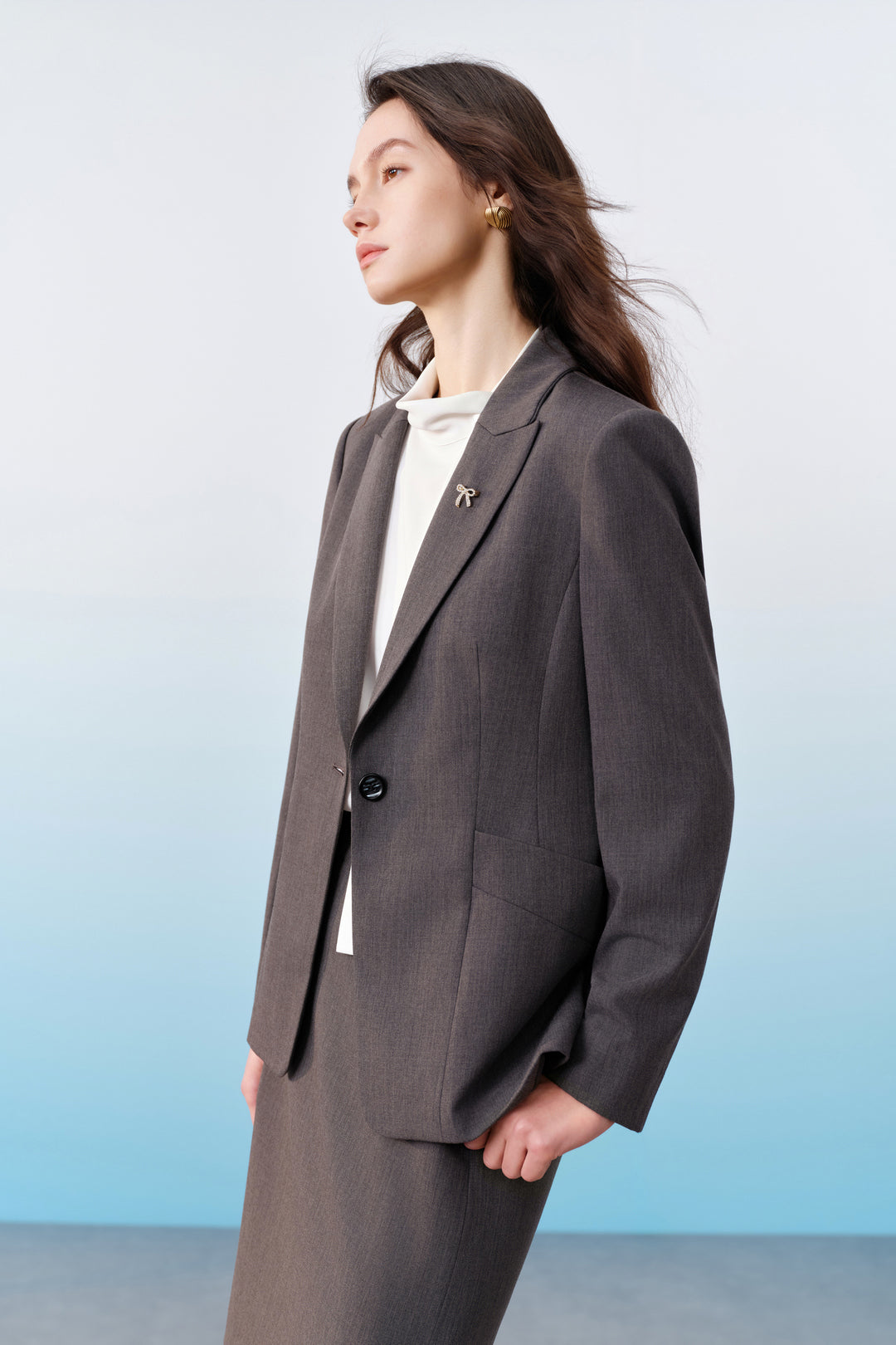 Cool Touch | Peak Lapel 劍領套裝西裝外套(配胸針)