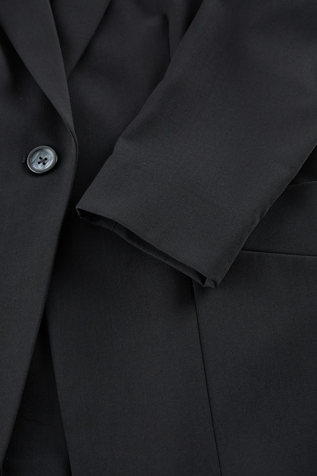 Cool Touch | Peak Lapel 劍領套裝西裝外套(配胸針)