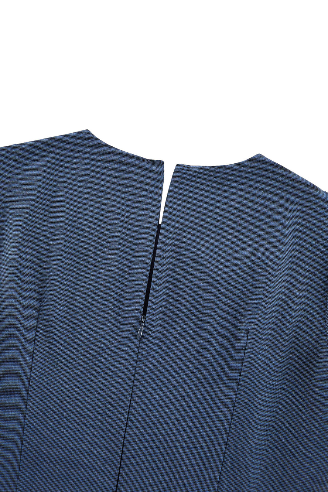 Round Neck 圓領連身裙(配同色流蘇細節腰帶)
