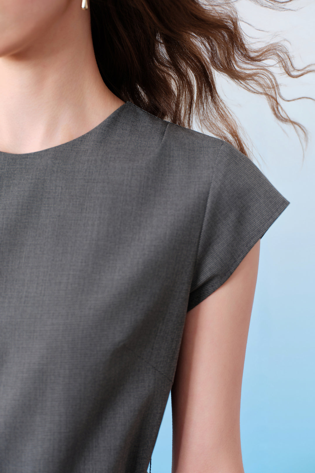 Round Neck 圓領連身裙(配同色流蘇細節腰帶)