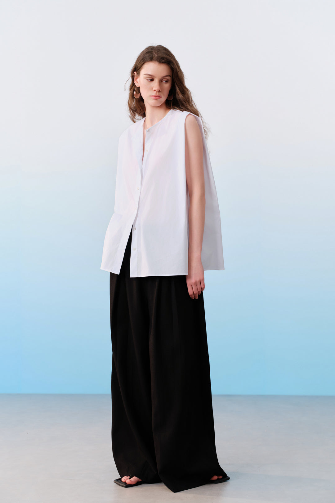Round Neck 圓領襯衫