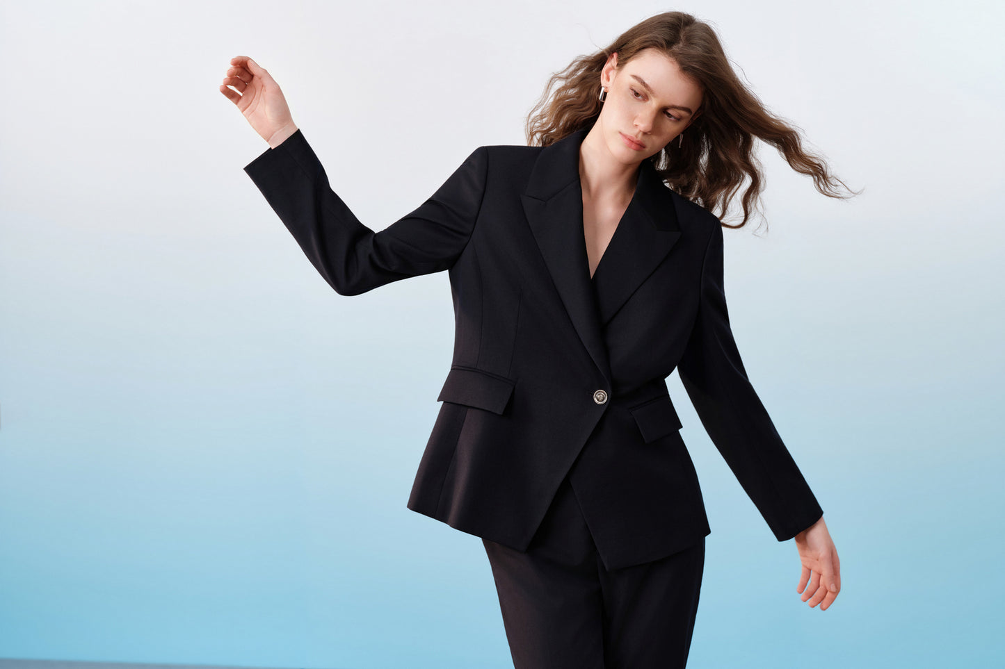 BLAACK | Wool Blend Peak Lapel Suit Blazer