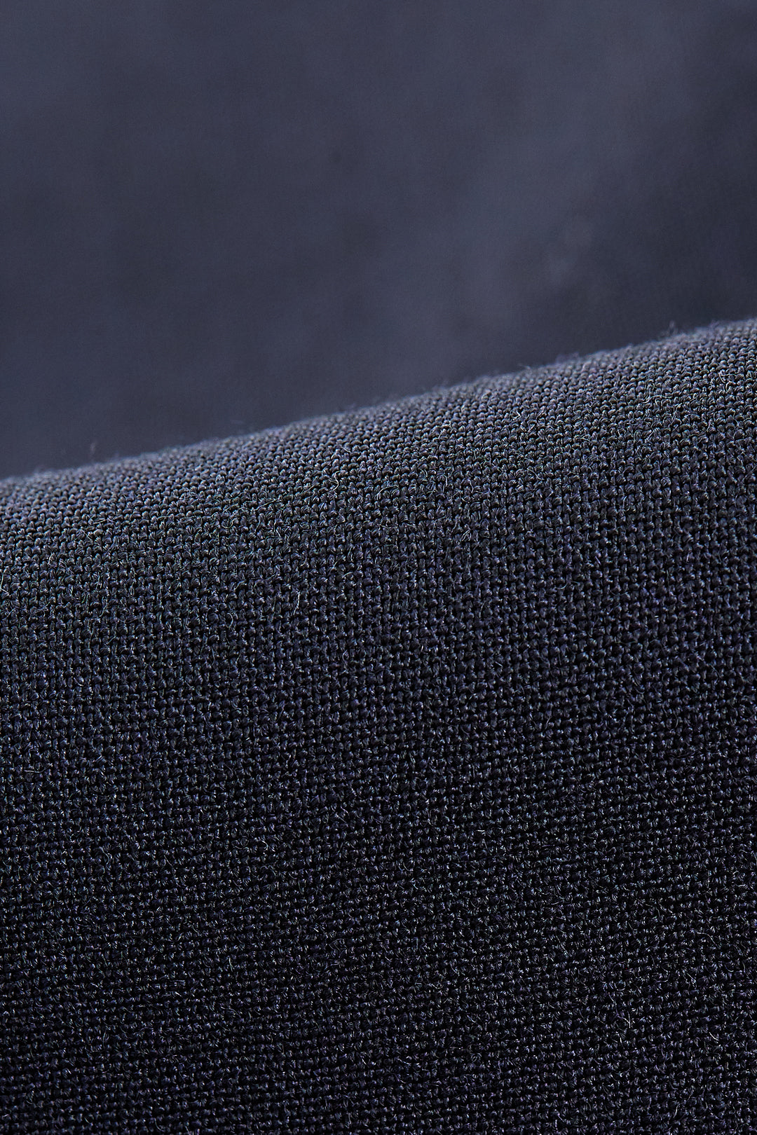 LUXURY | 100% Wool | Lapel With Metal Studs And Self Fabric Looping 金屬鉚釘和自布環的翻領獨立西裝外套(配墊肩)