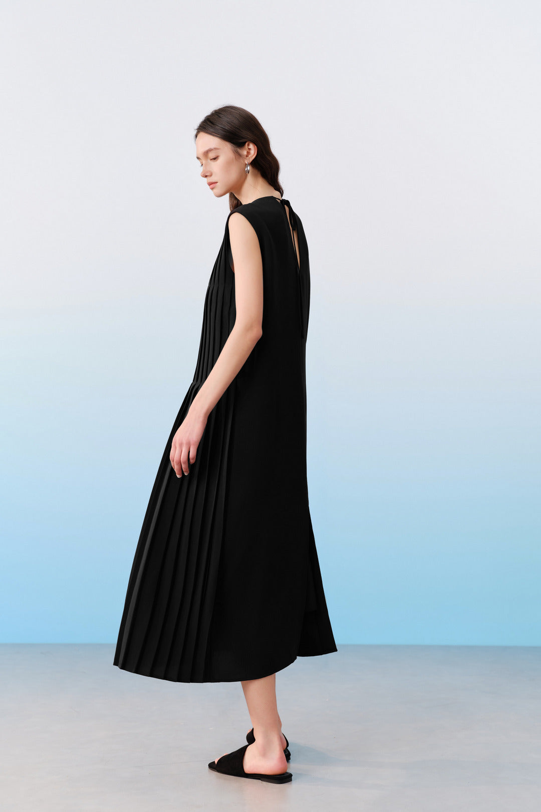 BLAACK | Multi-Way Stretch Round Neck Dress