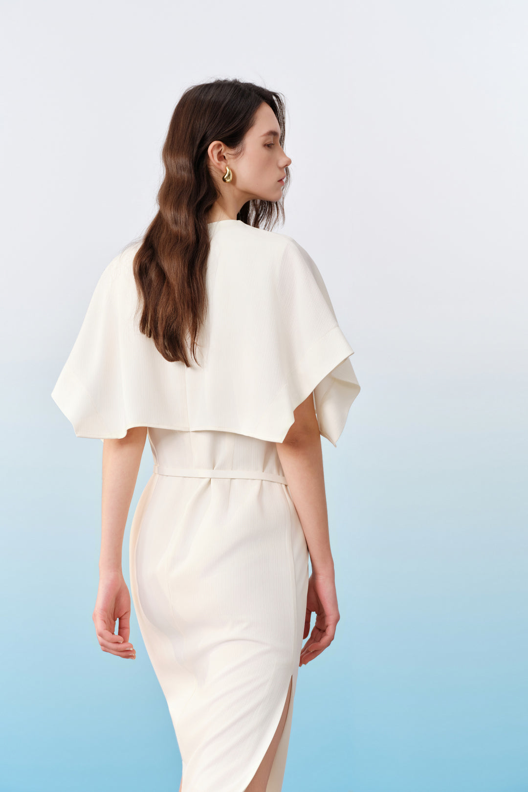 BLAACK | Round Neck 圓領連身裙(配同色金屬鏈流蘇細節腰帶)