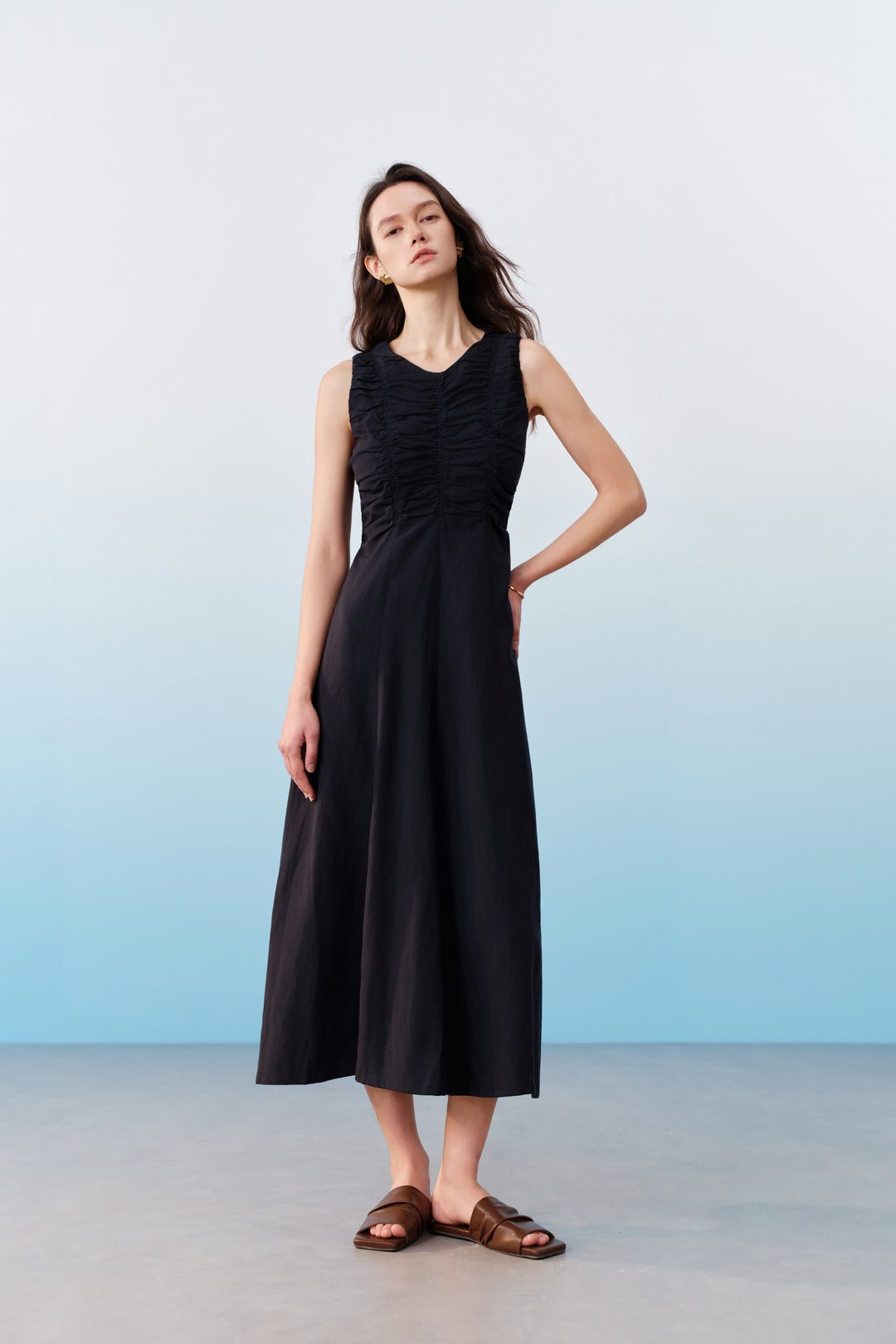 BLAACK | Round Neck 圓領連身裙(配前後抓皺細節)