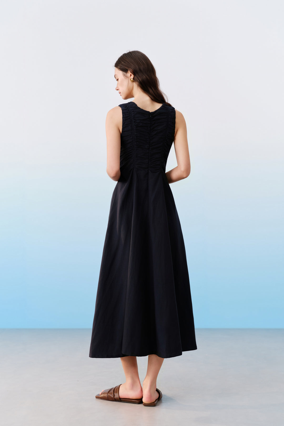 BLAACK | Round Neck 圓領連身裙(配前後抓皺細節)