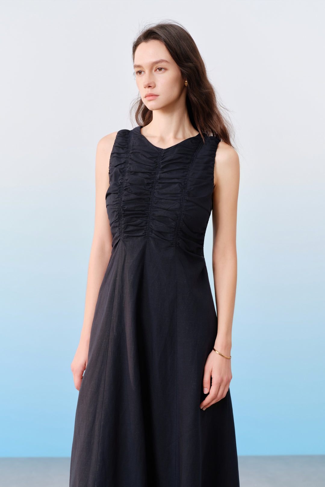 BLAACK | Round Neck 圓領連身裙(配前後抓皺細節)