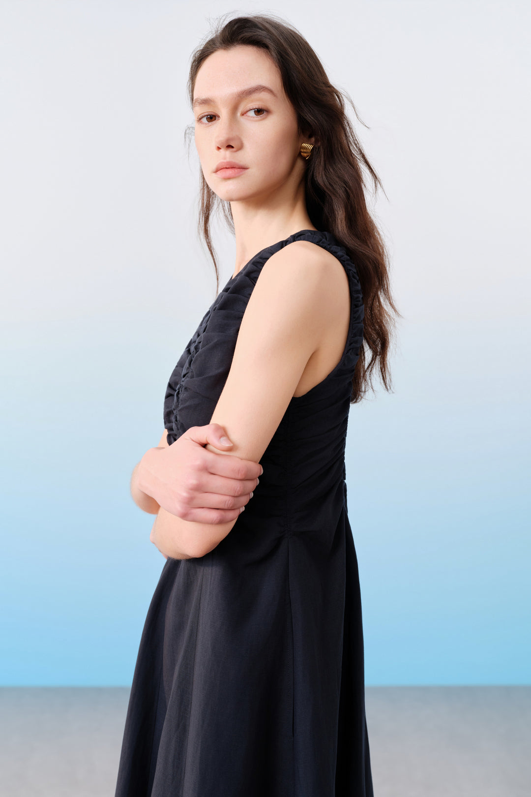 BLAACK | Round Neck 圓領連身裙(配前後抓皺細節)