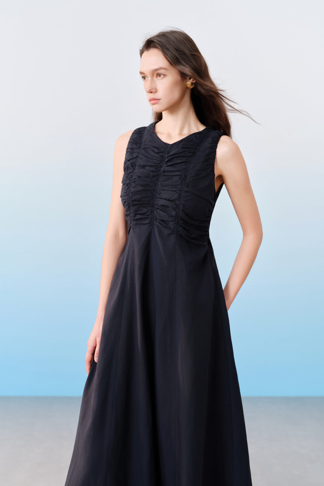 BLAACK | Round Neck 圓領連身裙(配前後抓皺細節)