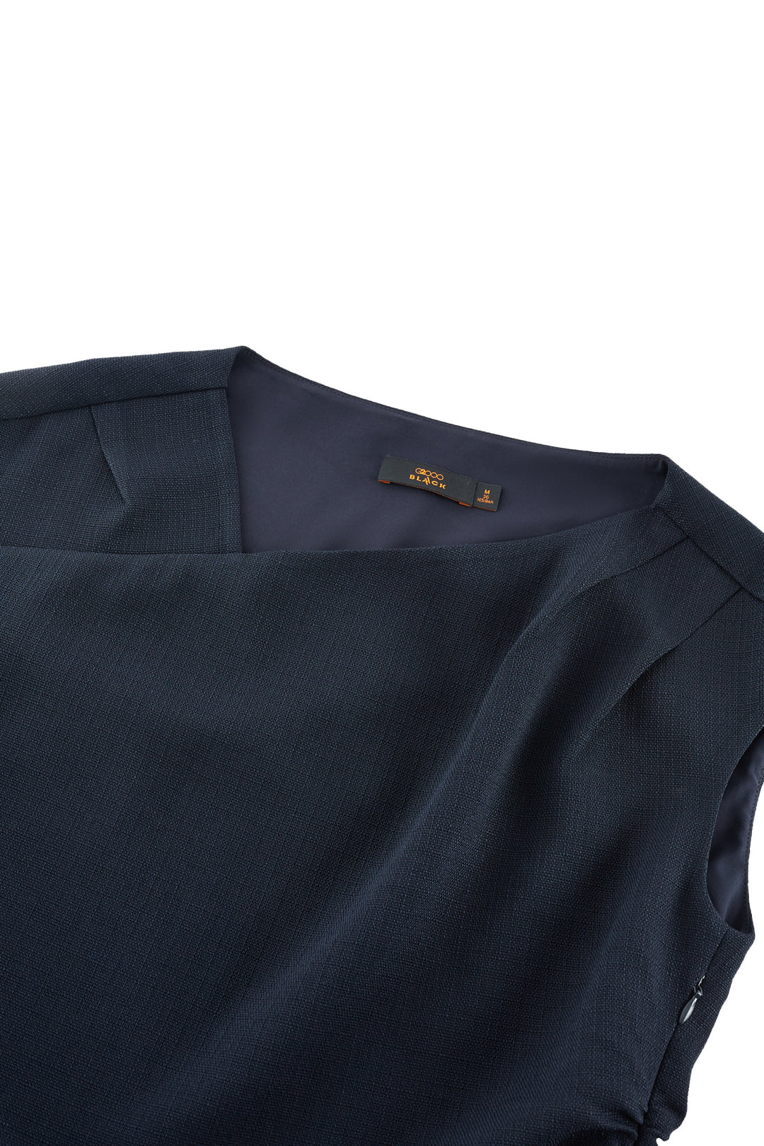 BLAACK | Asymmetrical Neckline 不對稱領口連身裙(配寬版扣環撞色腰帶)