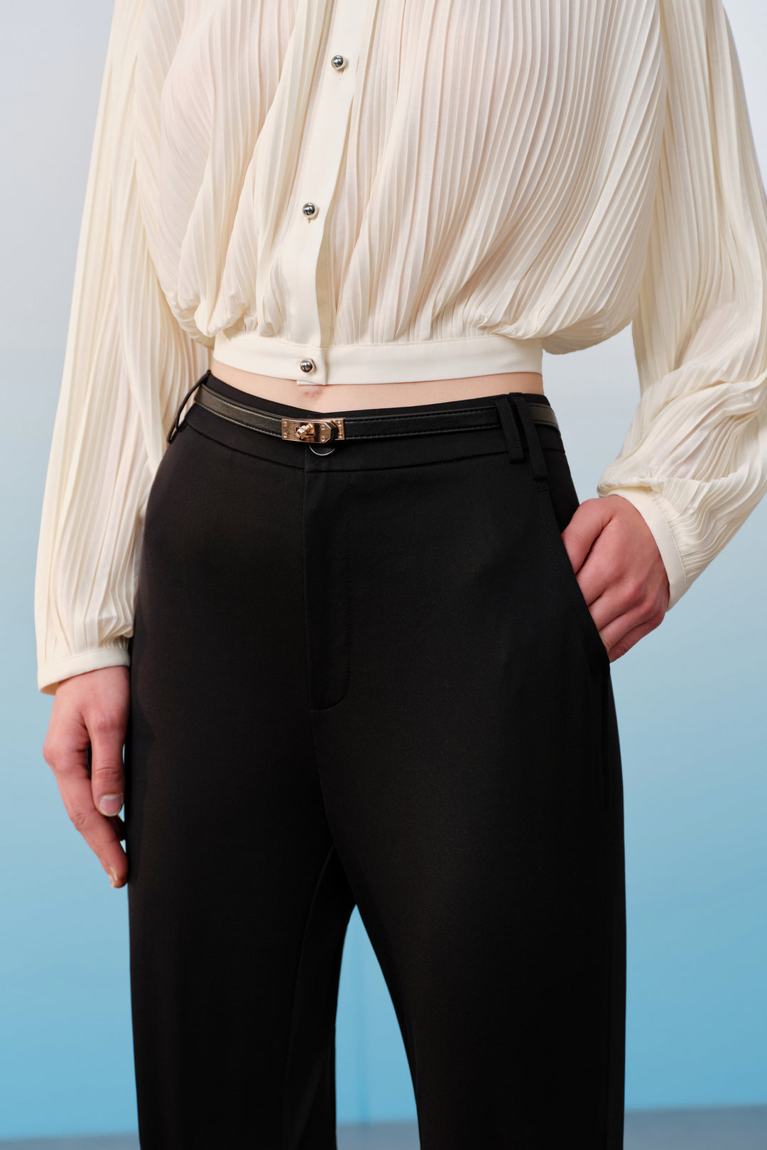 BLAACK | Regular Waist 休閒長褲(配腰帶)