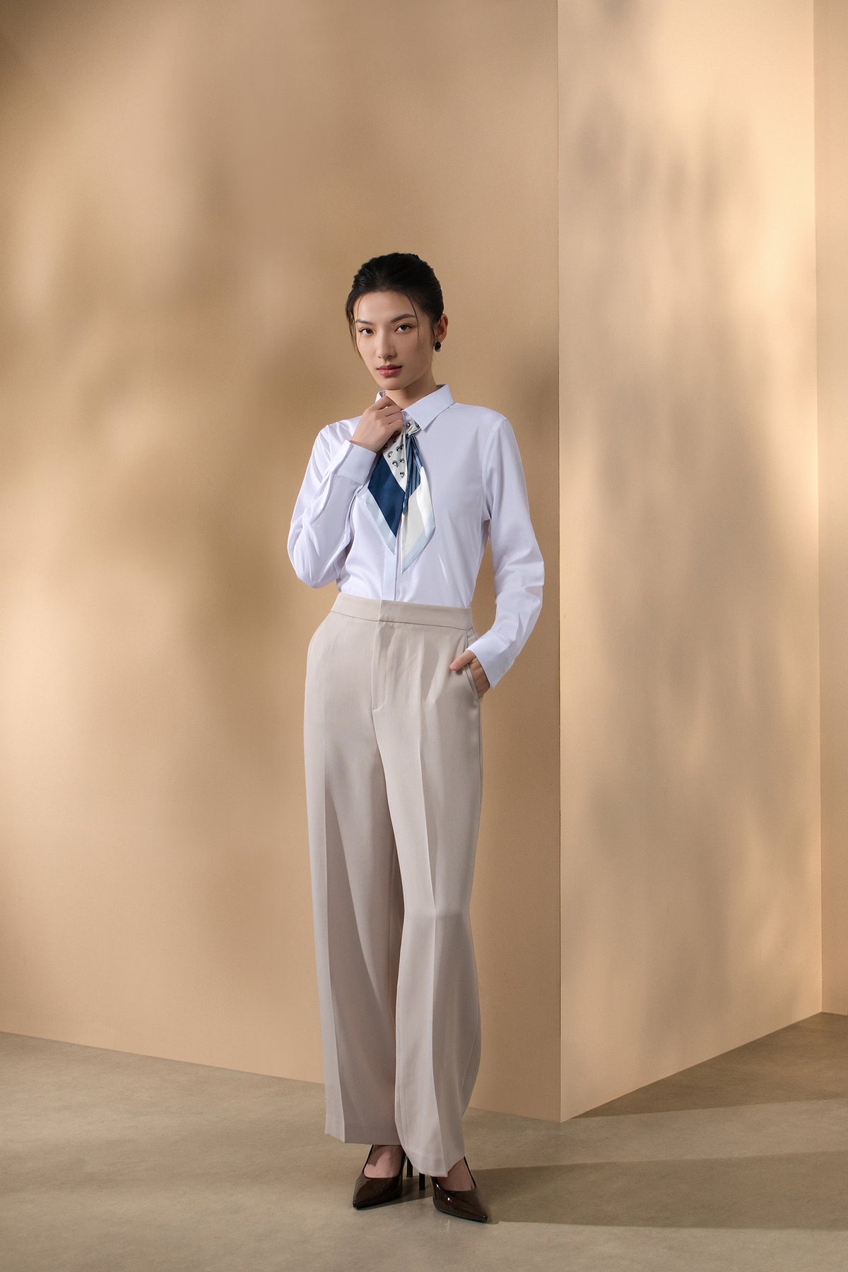 G2000 WOMAN-dobby-shirt-collar-long-sleeve-dress-shirt-(with-detachable-scarf)-66221050-White