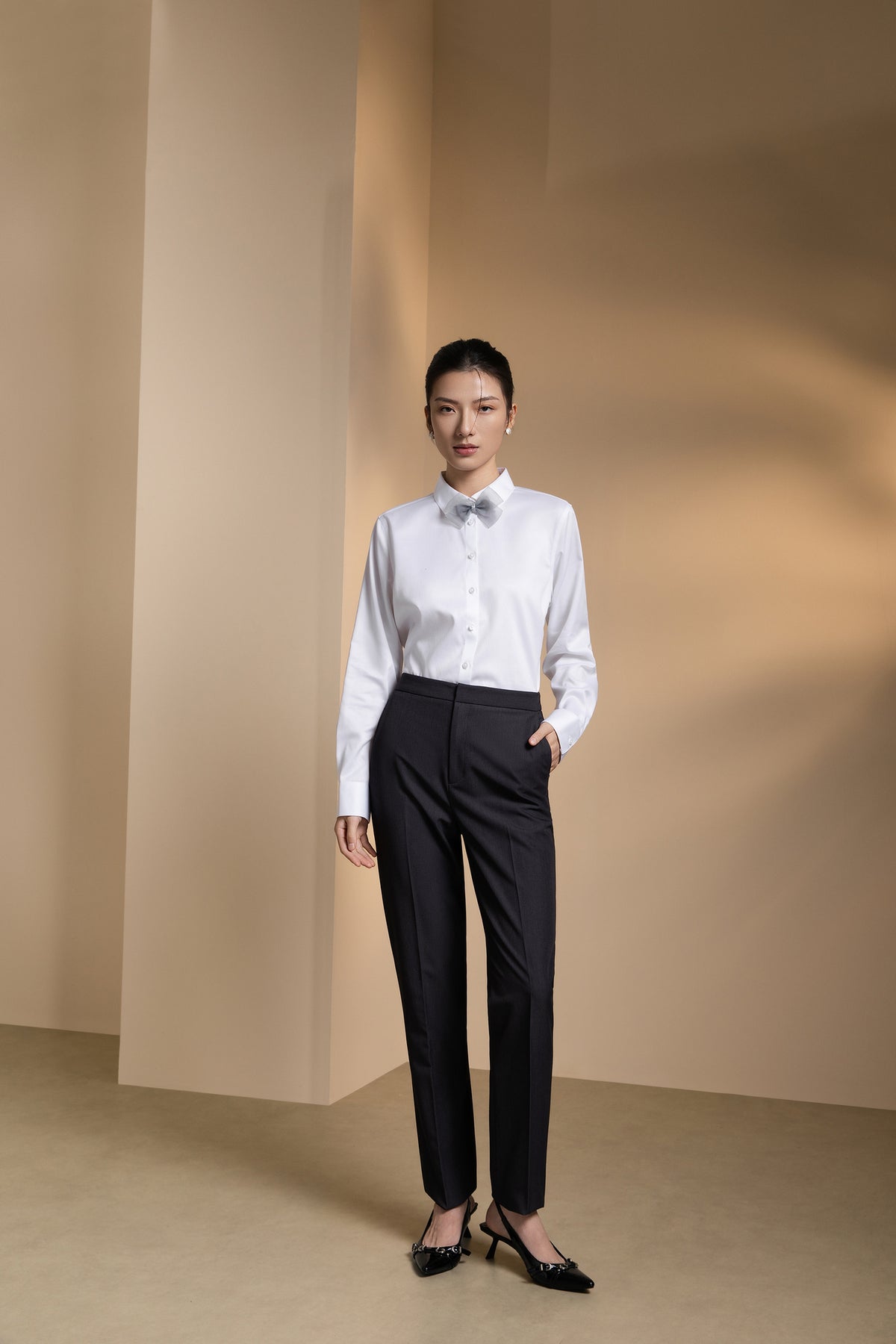 G2000 WOMAN-non-iron-cotton-stretch-long-sleeve-dress-shirt-(with-detachable-bow-tie)-66223070-White