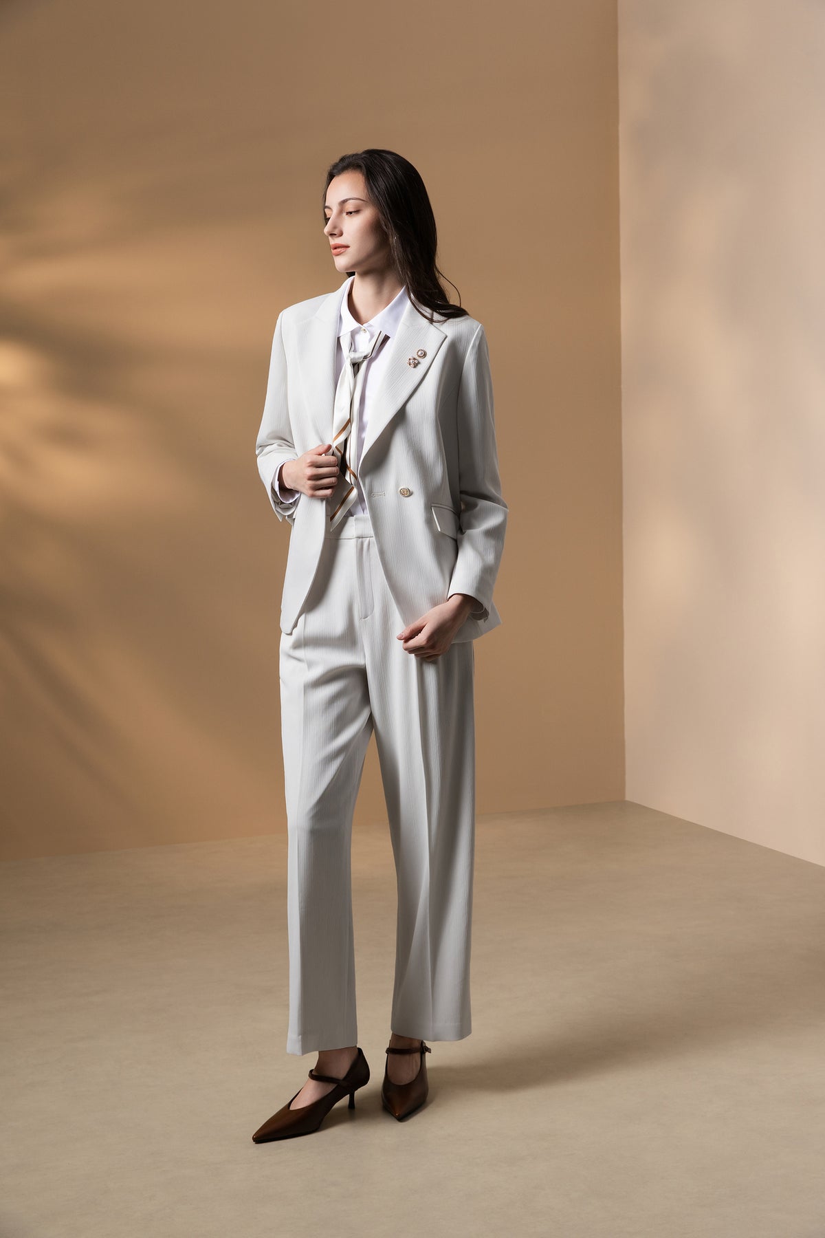 BLAACK WOMAN-blaack-dobby-peak-lapel-suit-blazer-(with-detachable-brooch)-66917075-Grey